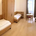 Gaestehaus Benediktinerstift Goettweig - Monastery 弗思