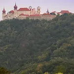 Gaestehaus Benediktinerstift Goettweig - Monastery 住宿加早餐酒店 弗思