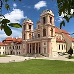 Gaestehaus Benediktinerstift Goettweig - Monastery * 弗思