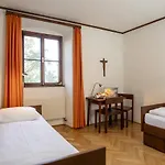 住宿加早餐酒店 Gaestehaus Benediktinerstift Goettweig - Monastery 弗思