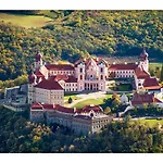 Gaestehaus Benediktinerstift Goettweig - Monastery * 弗思