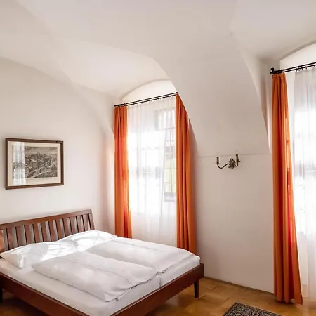 Gaestehaus Benediktinerstift Goettweig - Monastery Отель типа 