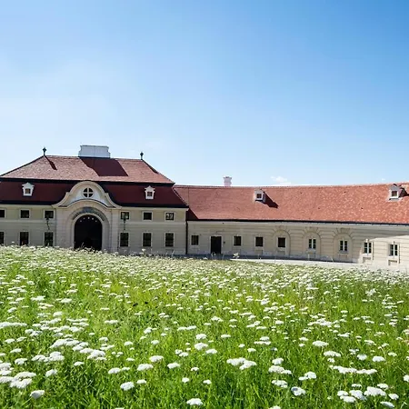 Gaestehaus Benediktinerstift Goettweig - Monastery * Фюрт