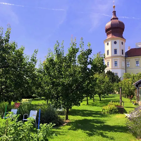 Gaestehaus Benediktinerstift Goettweig - Monastery Отель типа 