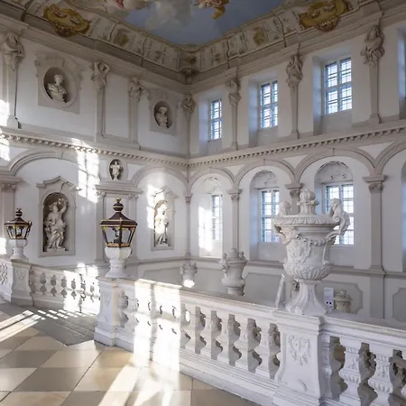 Gaestehaus Benediktinerstift Goettweig - Monastery Отель типа 
