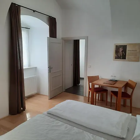 Gaestehaus Benediktinerstift Goettweig - Monastery Bed & Breakfast Furth bei Gottweig