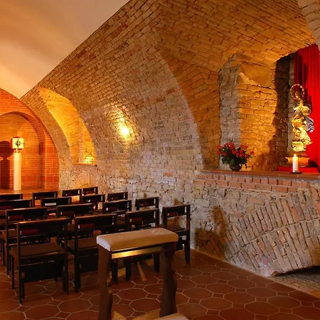 Gaestehaus Benediktinerstift Goettweig - Monastery Bed & Breakfast