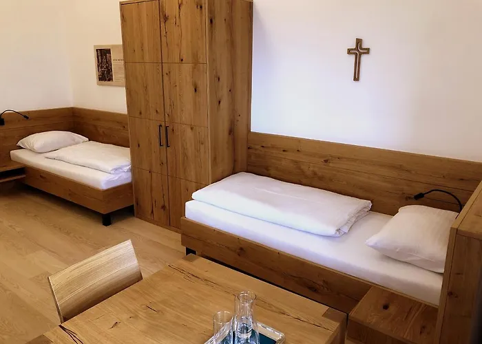 Gaestehaus Benediktinerstift Goettweig - Monastery Bed & Breakfast