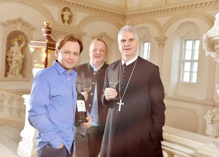 Gaestehaus Benediktinerstift Goettweig - Monastery ベッド・アンド・ブレックファスト Furth bei Gottweig