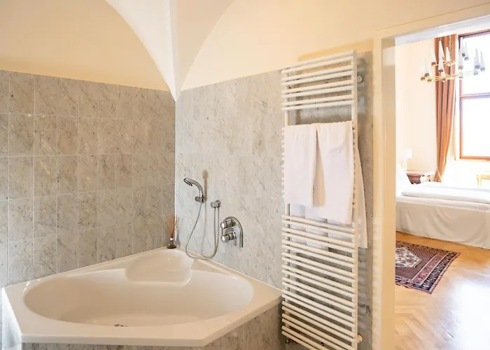 Gaestehaus Benediktinerstift Goettweig - Monastery Bed & Breakfast *