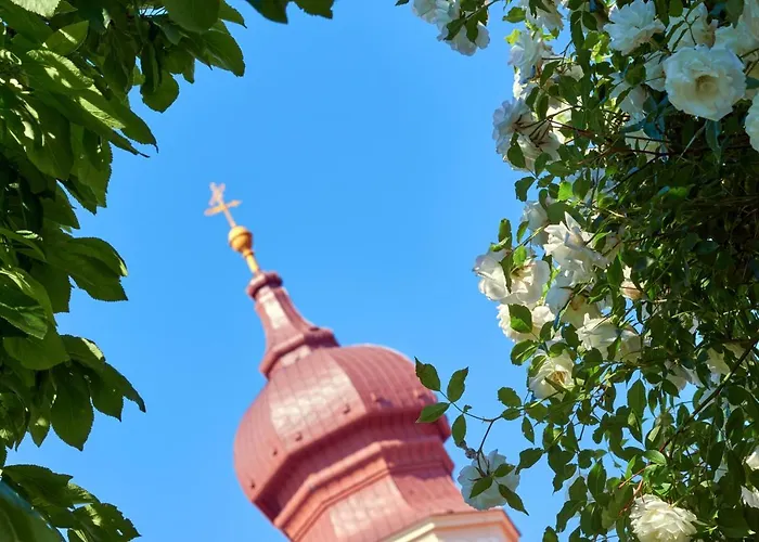 Gaestehaus Benediktinerstift Goettweig - Monastery Bed & Breakfast