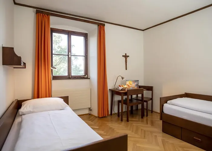 Bed & Breakfast Gaestehaus Benediktinerstift Goettweig - Monastery Furth bei Gottweig