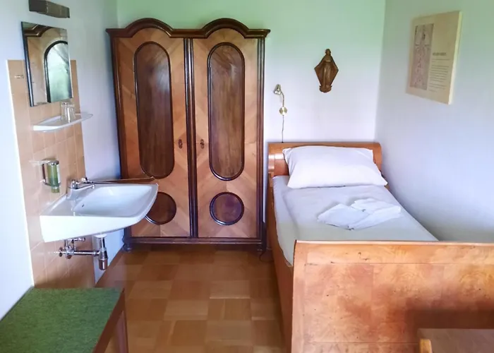 Bed & Breakfast Gaestehaus Benediktinerstift Goettweig - Monastery