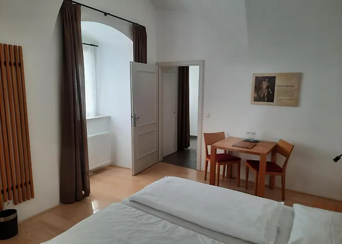 Gaestehaus Benediktinerstift Goettweig - Monastery Bed & Breakfast Furth bei Gottweig