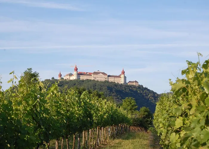 Gaestehaus Benediktinerstift Goettweig - Monastery Bed & Breakfast *