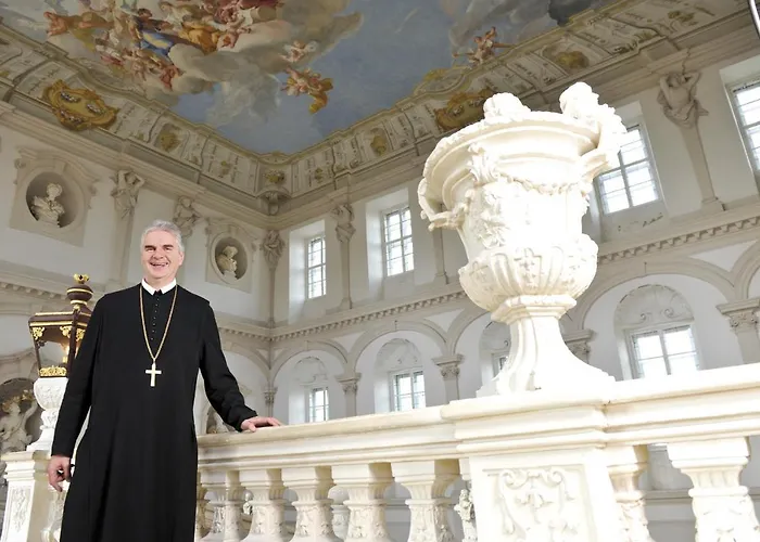 Gaestehaus Benediktinerstift Goettweig - Monastery Bed & Breakfast Furth bei Gottweig