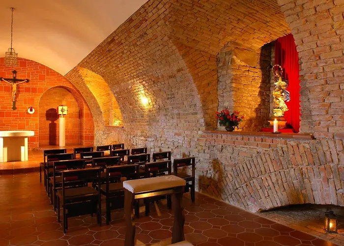 Gaestehaus Benediktinerstift Goettweig - Monastery Bed & Breakfast